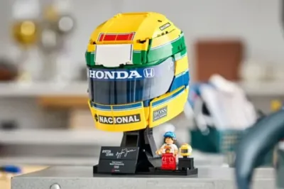 O capacete de Ayrton Senna é o novo item da LEGO para a coleção de Fórmula 1 da marca