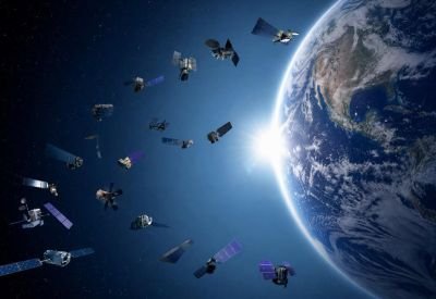 Como é o trabalho de quem impede satélites de saírem “voando sem rumo” pelo espaço 